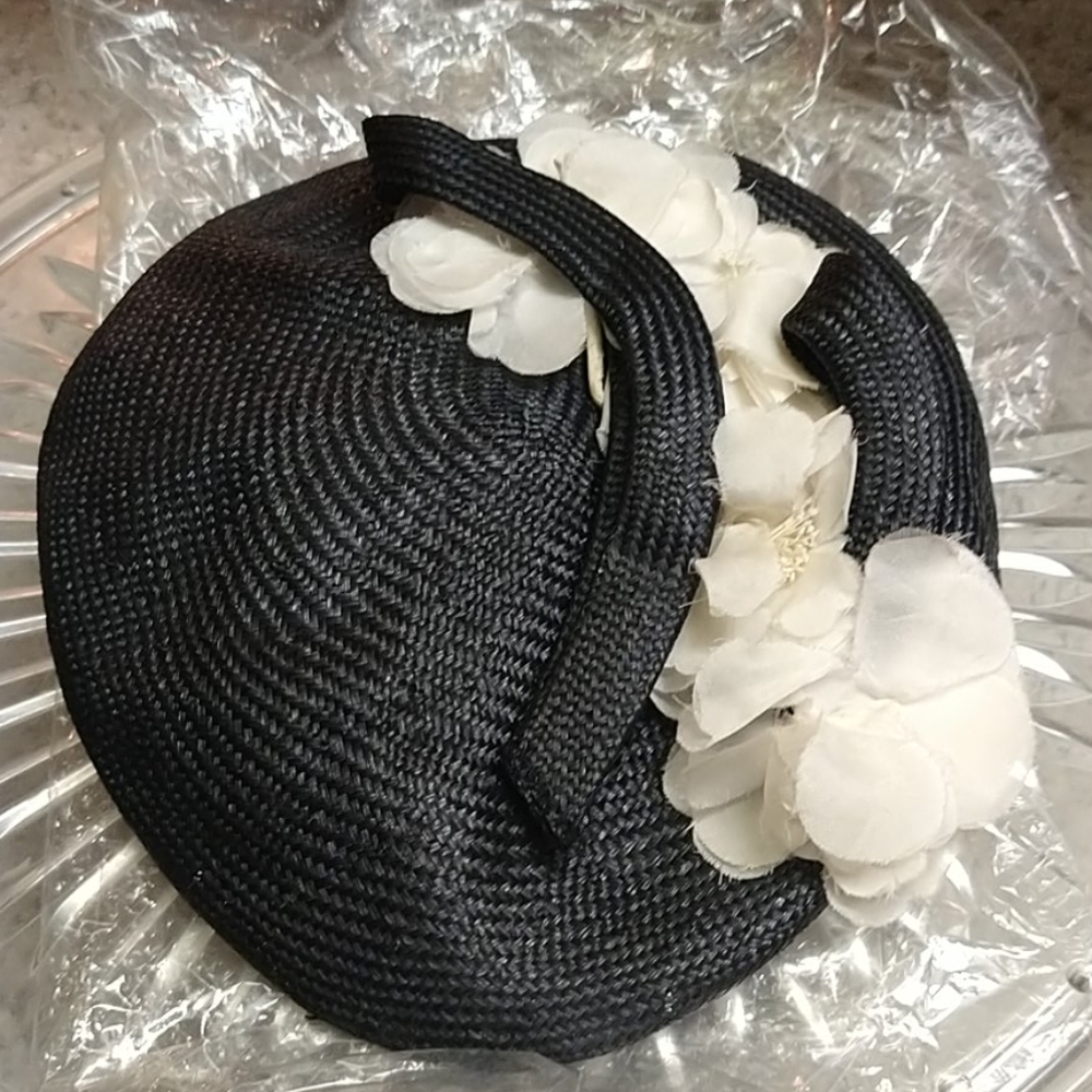 ♥️ Saks Fascinator Hat England London Whiteley London